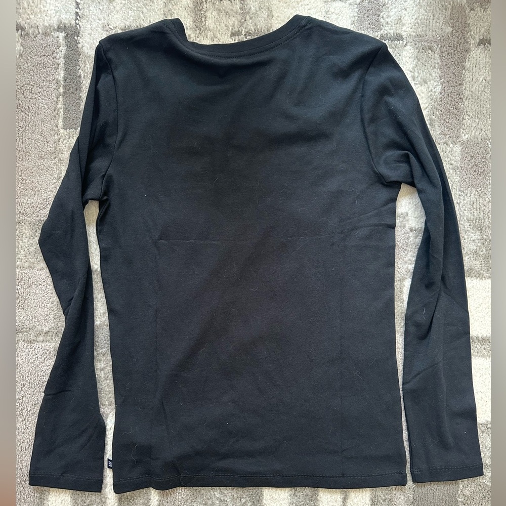 GAP women’s true Black V-Neck long sleeve Shirt size large - Picture 6 of 6